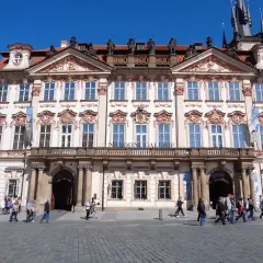Praga co zobaczyć w jeden dzień: Narodowa Galeria Sztuki w pięknym budynku.