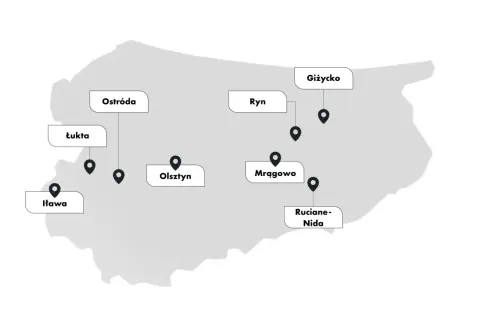 Mapa z zaznaczonymi miastami: Ostróda, Łukta, Iława, Olsztyn, Ryn, Giżycko, Mrągowo, Ruciane-Nida. Planujesz wyjazd gdzie na Mazury?