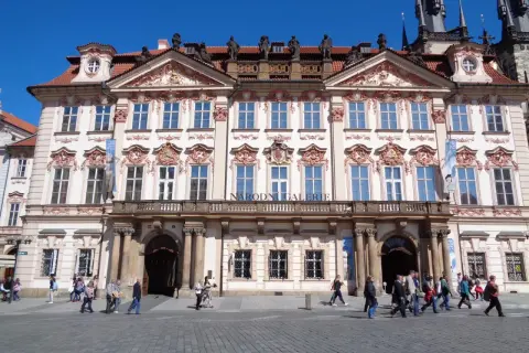 Praga co zobaczyć w jeden dzień: Narodowa Galeria Sztuki w pięknym budynku.