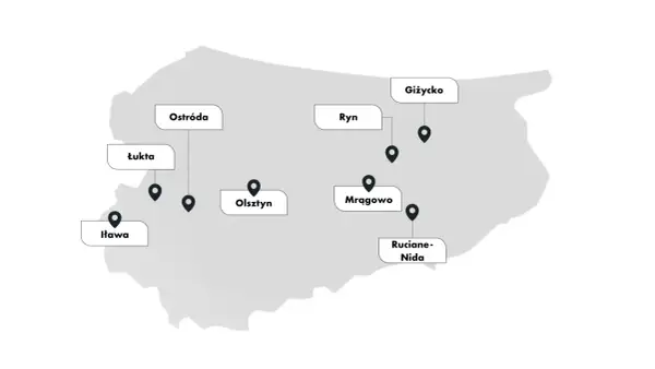 Mapa z zaznaczonymi miastami: Ostróda, Łukta, Iława, Olsztyn, Ryn, Giżycko, Mrągowo, Ruciane-Nida. Planujesz wyjazd gdzie na Mazury?